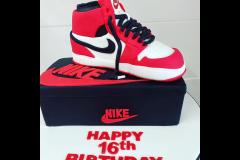 Elegant Cake Designs by Lou Manchester - 13