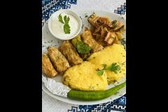 Restaurant La Doi Cocosi Luton - 17