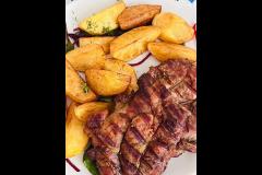 Restaurant La Doi Cocosi Luton - 19