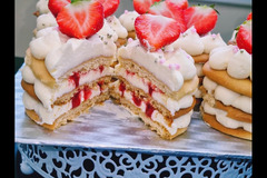 Cakes by Cristina Bradford - 12